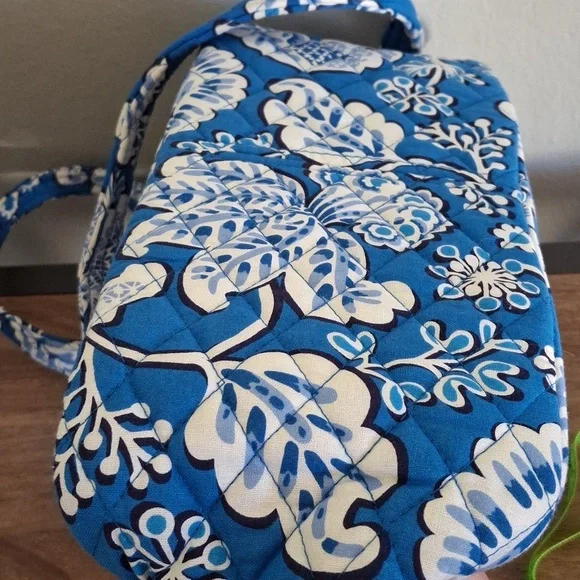 Vera Bradley 100 Handbag Blue Lagoon - Picture 9 of 12